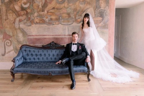 Umelecký svadobný portrét nevesty a ženícha v historickom interiéri od Dado Maggio - Fine Art Svadobný Fotograf.